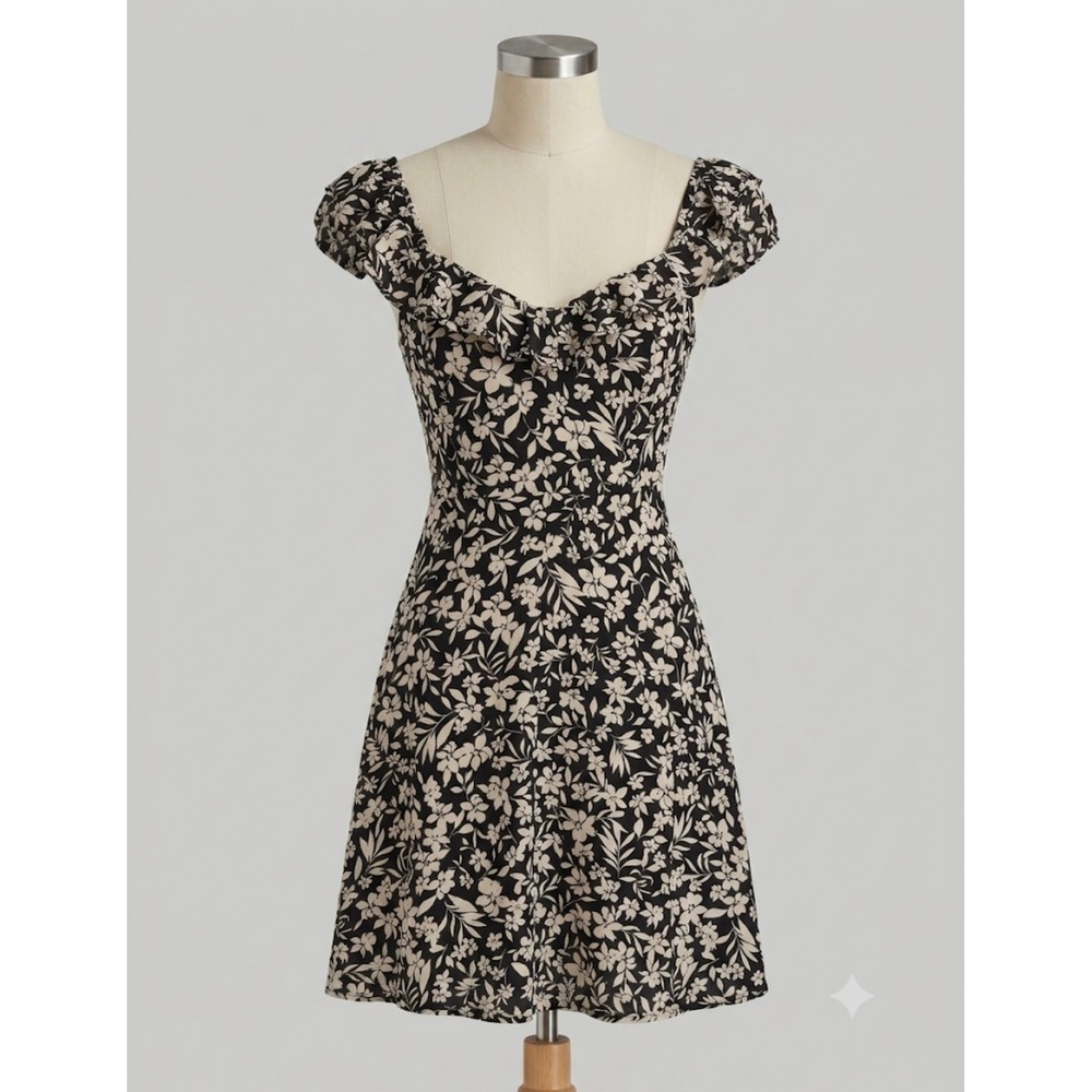 Old Navy Womens S Black Cream Floral Smocked Ruffle Beachy Cottagecore Coquette